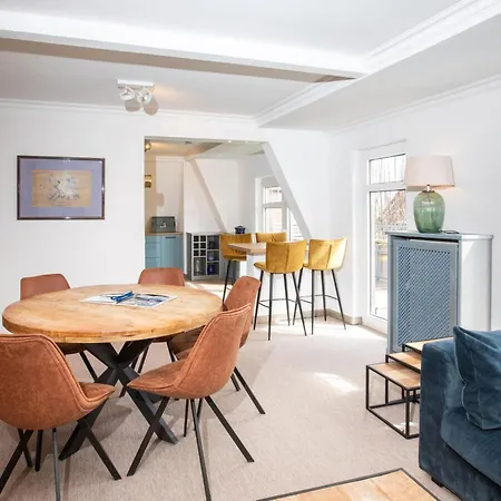 Penthuus Modern Retreat *